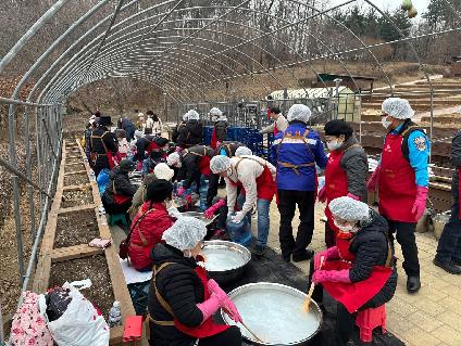 양천구시설관리공단, 2025년 양천 장독대봉사단 장 담그기 봉사활동 성료_1.jpg