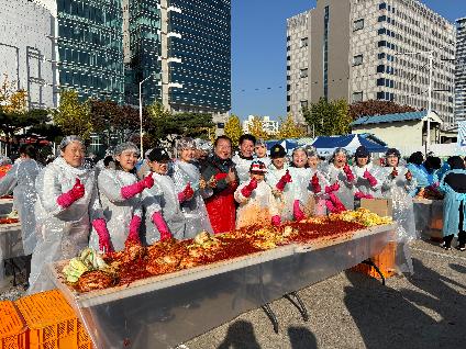 양천구시설관리공단, ‘행복나눔 김장담그기’ 행사 성료_2.jpg