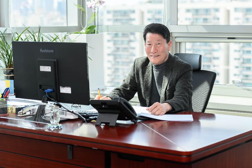 박태문 이사장님 사진.jpg